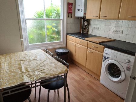 3 bedroom apartment to rent - Photo 3