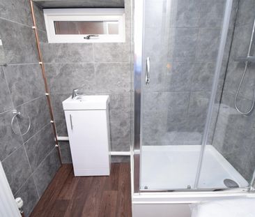 Wentworth Terrace, Wakefield - Photo 2