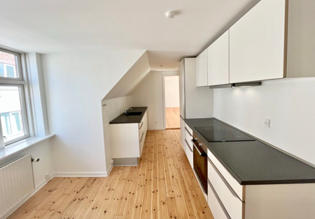 Hyggelig 2-værelses i gågaden - Photo 4