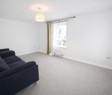 3 bedroom House To Let Total Size: 958 SQ FT - Photo 2