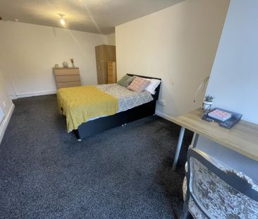 12 bedroom house share to rent - Photo 6