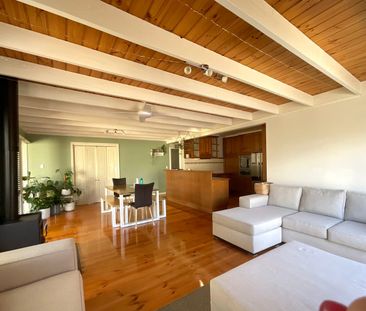 Large 4 Bedroom with man cave - Photo 2