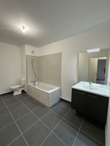 Location Appartement 4 pièces 79m² DAMMARIE LES LYS 77190 - Photo 4
