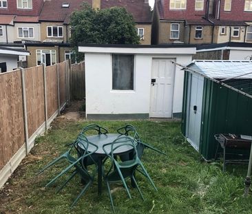 Room in a Shared House, Babington Road, NW4 - Photo 1