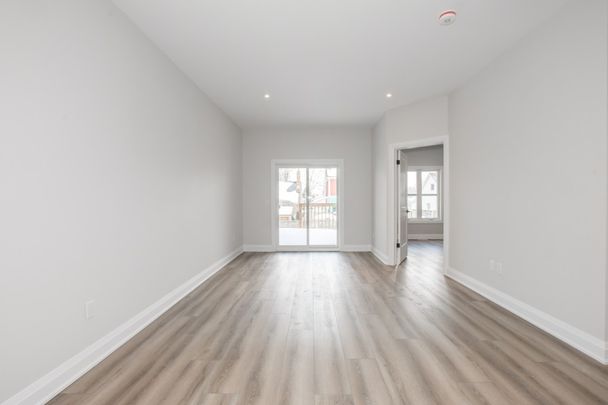 44 Hatter Ave, Welland - All Inclusive 2 Bedroom Main Unit - Photo 1