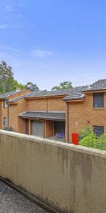 Freshly Painted Two Bedroom Townhouse - Photo 4
