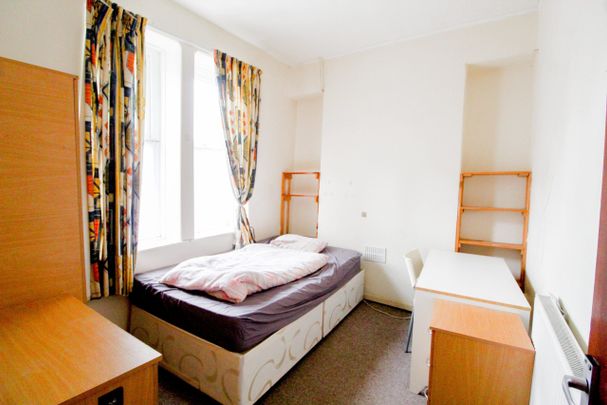 Stow Hill, Treforest, Pontypridd - Photo 1