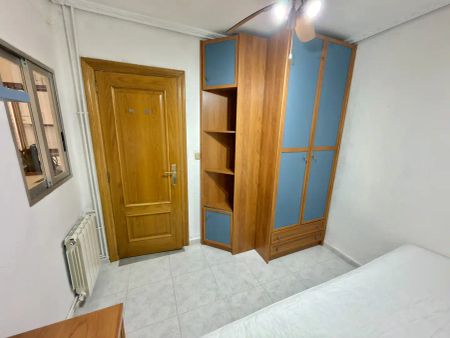 Piso de alquiler en Carrer D'alberola, En Corts - Doctor Waksman - Photo 5