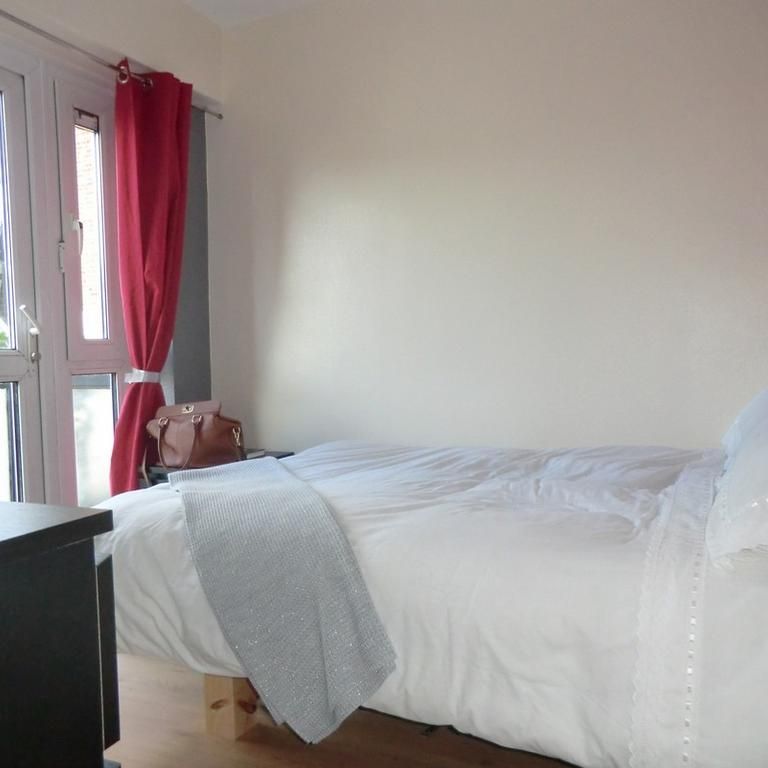 3 bedroom flat share to rent - Photo 1