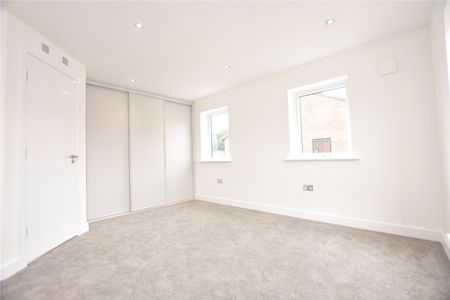 7, Copper Beech Court, Leeds, West Yorkshire, LS16 6FW - Photo 3