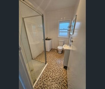 Cottage by the Beach - Photo 6