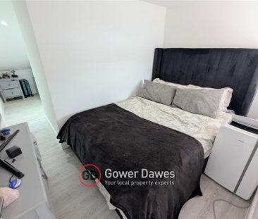 Mill Lane, Grays - - Photo 2