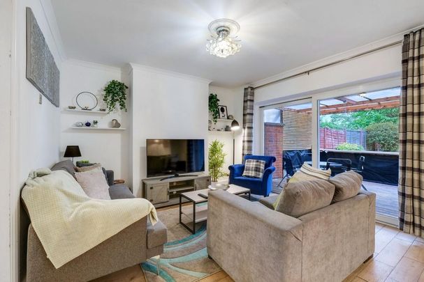 4 bedroom detached house to rent - Photo 1