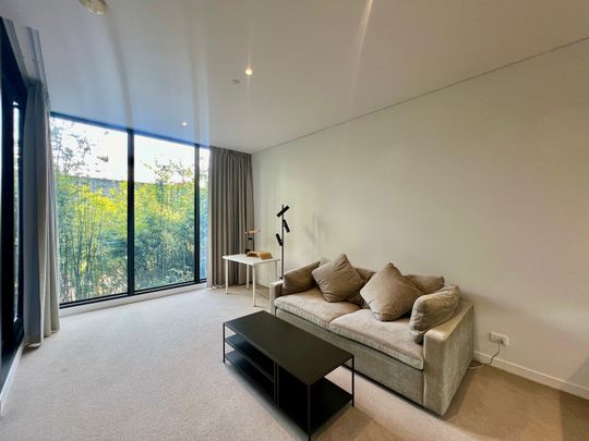 Waterfall Luxury 1 Bedroom with Large study Fully Furnished with luxry furnitures for Lease! - Photo 1