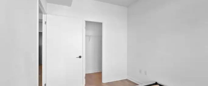 1516 - 10 HONEYCRISP CRESCENT N | 1516 - 10 HONEYCRISP CRESCENT N, Vaughan - Photo 1
