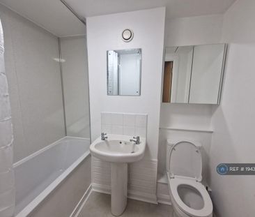 1 bedroom flat to rent - Photo 6