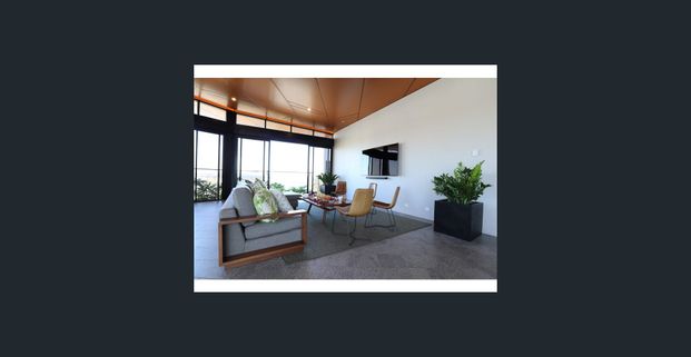 South Bank fully Furnished 1-Bedroom Apartment - Photo 1