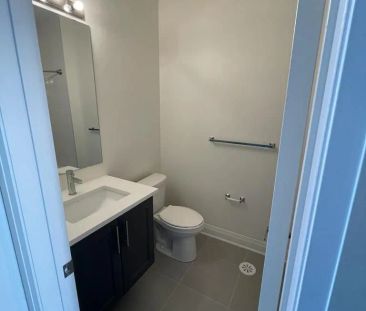 Condo Townhouse For Lease | E9039046 - Photo 2