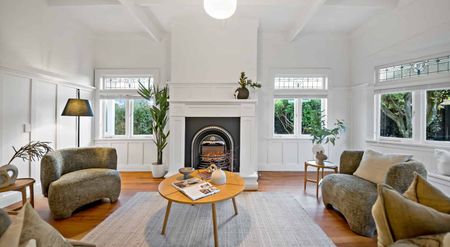 Renovated Character Bungalow with Flexible Living Heart of Remuera - Photo 2