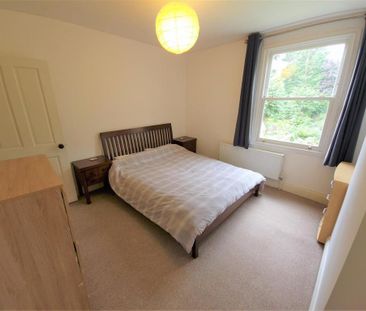 3 bedroom end of terrace house to rent - Photo 3
