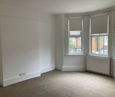 3 Bed Semi-Detached House, Highworth Road, N11 - Photo 1