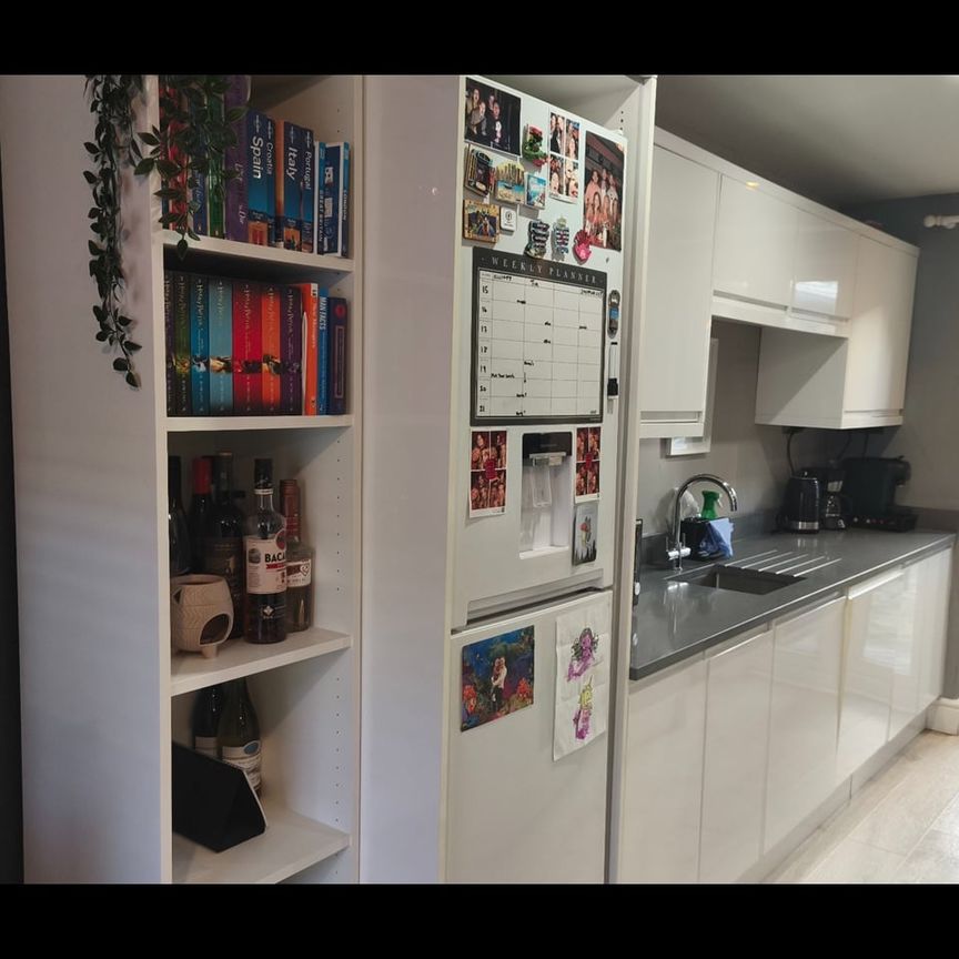 2 Bed Terraced House, Lothrop Street, W10 - Photo 1