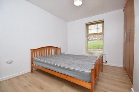 15, Raynville Way, Leeds, West Yorkshire, LS12 2JZ - Photo 4