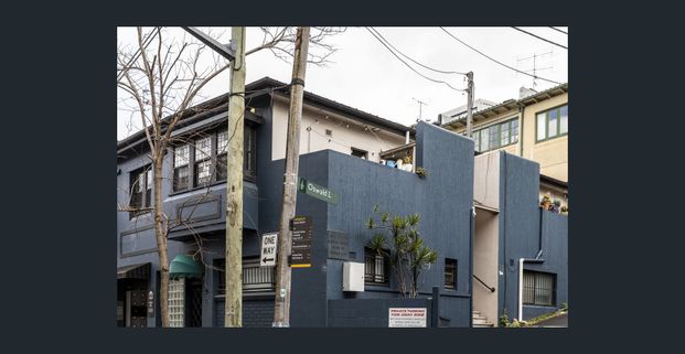 Two-bedroom city residence in a prized location - Photo 1