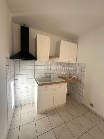 ROGNONAS - Maison de plain pied avec 3 chambres et garage., - Photo 5