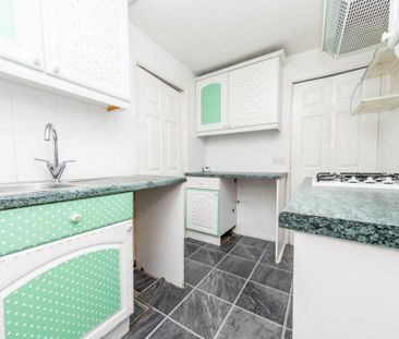 3 bedroom terraced house to rent - Photo 6