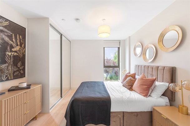 Apt 190, Leatherhead, Surrey, KT22 flat to rent - Photo 1