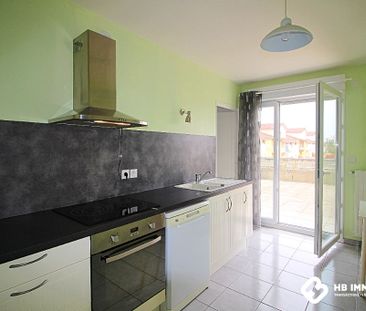 Location Appartement 3 pièces 76m² LE COTEAU 42120 - Photo 2