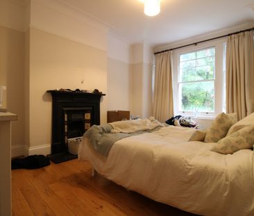 5 Bed Semi-Detached House, Westover Road, SW18 - Photo 1