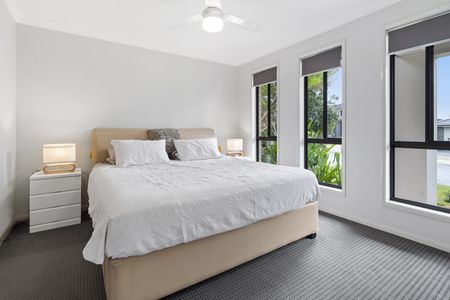 10 Robusta Street, Fletcher NSW 2287 - House For Rent | Domain - Photo 3