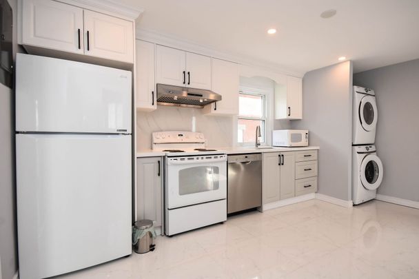 For Lease - 296 Altha Avenue Unit# Unit 2, Vanier and Kingsview Park, Ontario - Photo 1