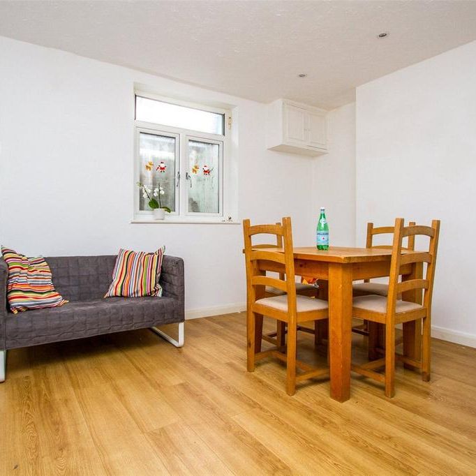4 bedroom terraced house to rent - Photo 1