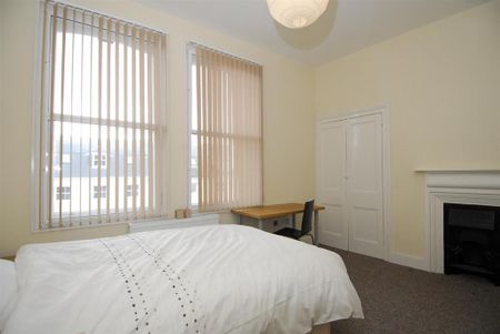 10 bedroom flat to rent - Photo 3