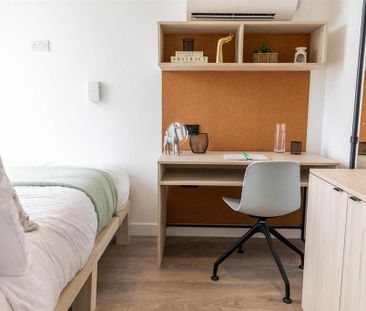 1 bedroom in a flat share to rent - Photo 6