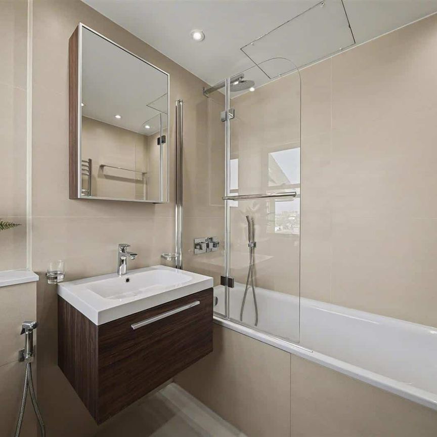 ST JOHNS WOOD PARK, NW8, London - Photo 1