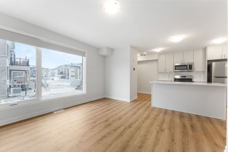 For Lease - 1023 Creekway Private, Kanata, Ontario - Photo 3