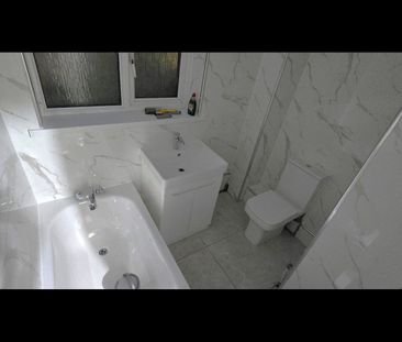 2 Bed Terraced House, Caulfield Road, E6 - Photo 6