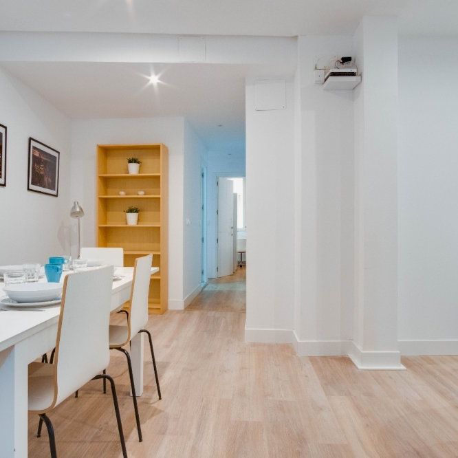 Centrally located room in Fernán Gonzalez Street - Photo 1