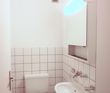 Living in a central location – in a green environment with a seatin... - Photo 6