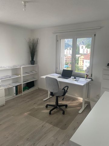Appartement rénové de 3.5 pièces à Moutier - Photo 4