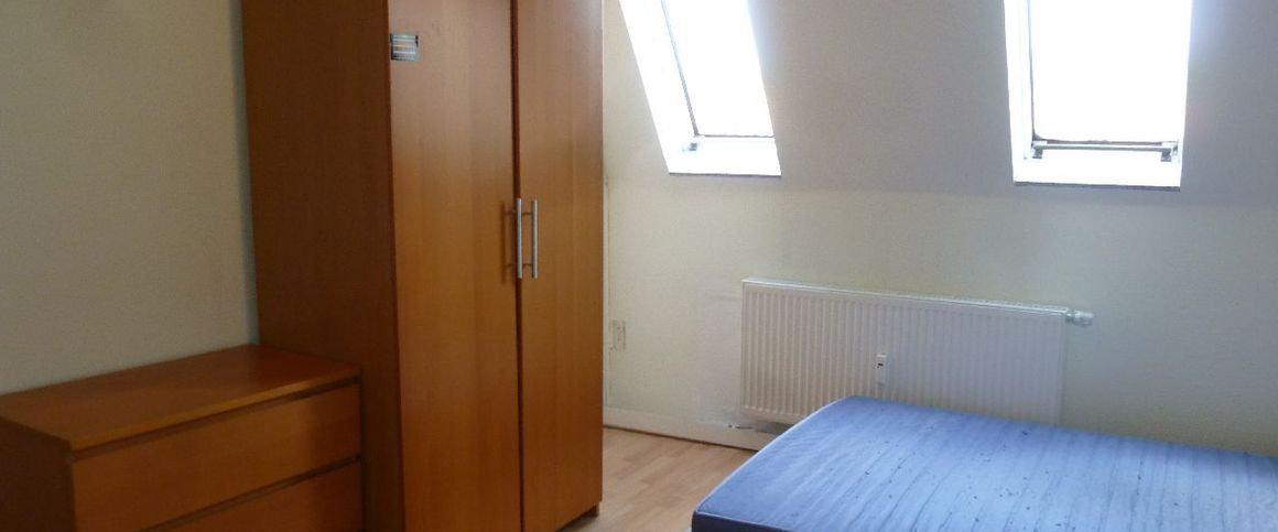 Ca. 80 m² gemütliche, möbelierte Dachgeschosswohnung zu vermieten! - Photo 1