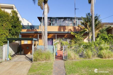 Large North Facing Home - Photo 2