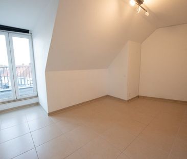 Lichtrijk appartement met 3 slaapkamers in Centrum Waregem - Photo 2