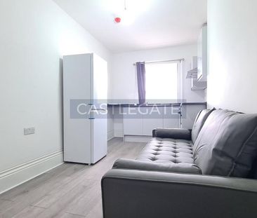 1 bedroom ground floor flat to rent - Photo 3