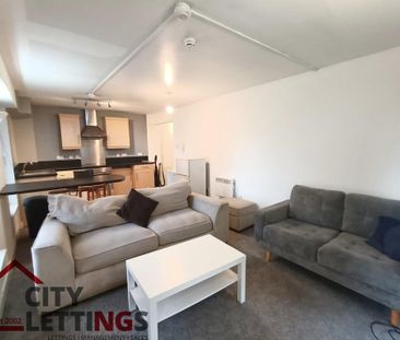 2 bedroom ground floor flat to rent - Photo 2