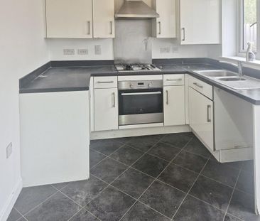 2 bedroom semi-detached house to rent - Photo 3
